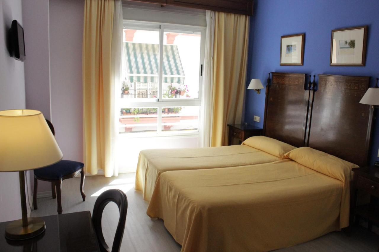 Hotel Iberia Plaza America Касерес Екстер'єр фото